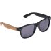 Schwarze Sonnenbrille mit UV 400 Schutz, Filterkategorie 3, Kunststoffrahmen und Kork-Bügeln, personalisierbar mit Logo.