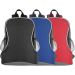 Personalisierebarer Rucksack aus Polyester mit zwei Außentaschen, gepolsterten Gurten und Logo auf der Vorderseite. Perfekt für Outdoor und Alltag.